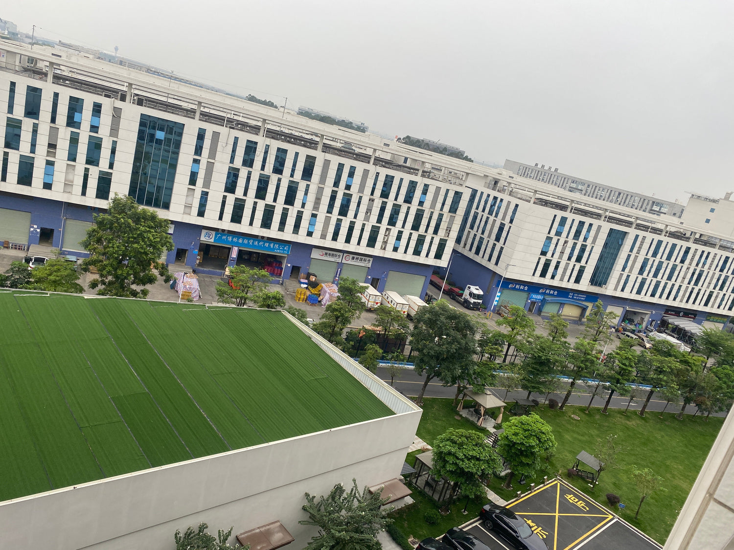 Zero Waste Living Roof Wall